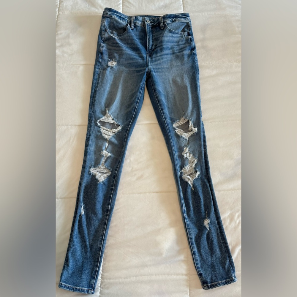 AE The Dream Jean. Size 4, like new, ripped/distressed jeans.
